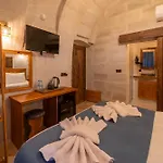 Escape Cave Hotel *