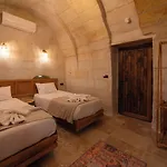 Escape Cave Hotel *